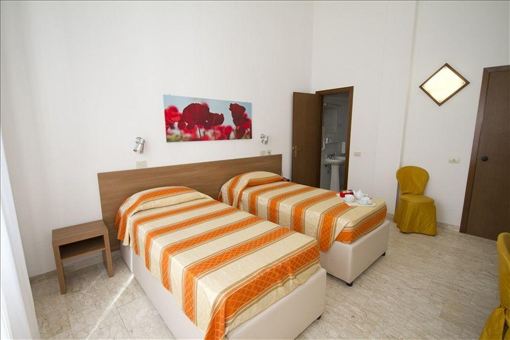 Hotel Derna Viareggio Kültér fotó