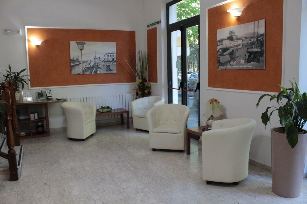 Hotel Derna Viareggio Kültér fotó
