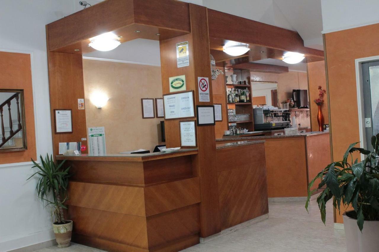 Hotel Derna Viareggio Kültér fotó