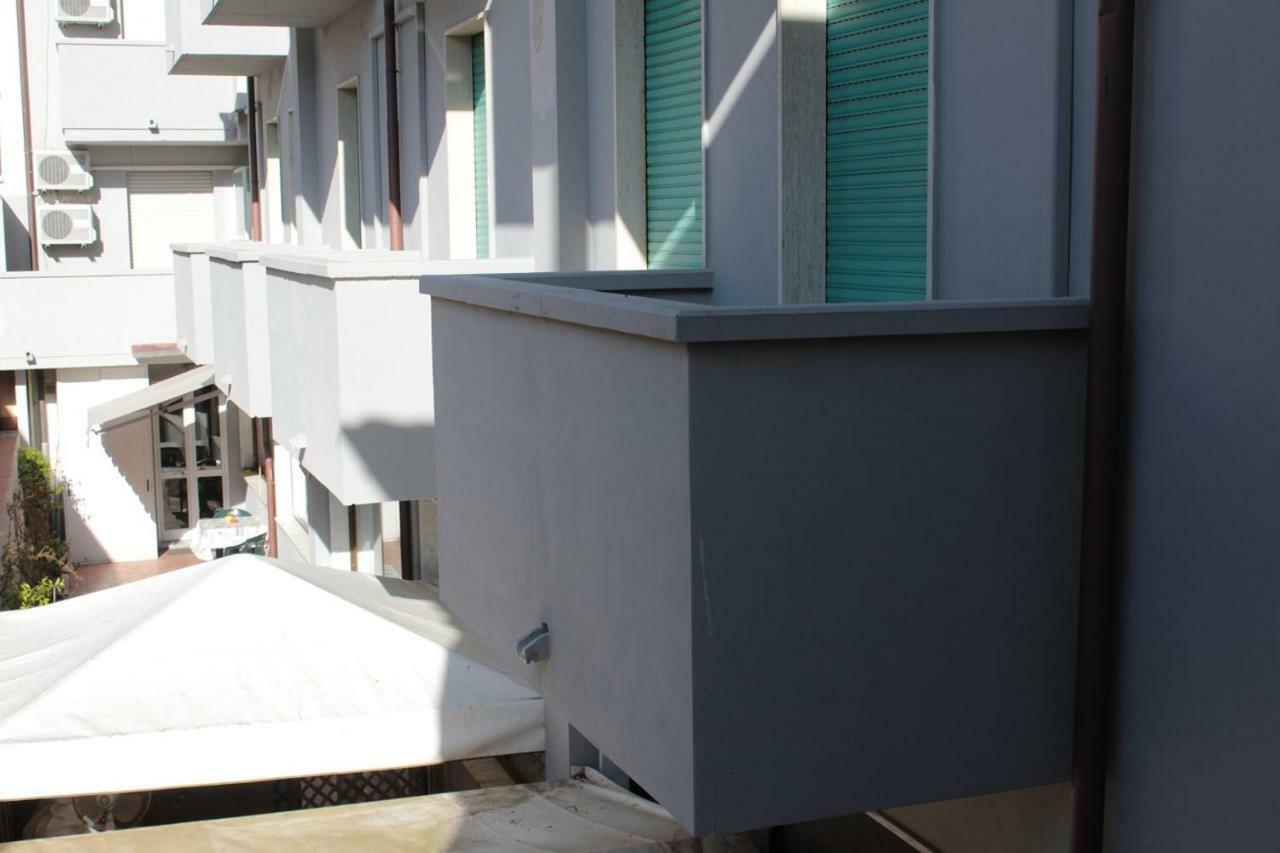 Hotel Derna Viareggio Kültér fotó